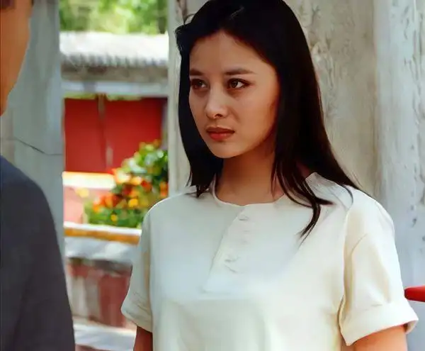 第一代"岩女郎",与蒋雯丽争视后,被封杀后退圈的常远去哪了?