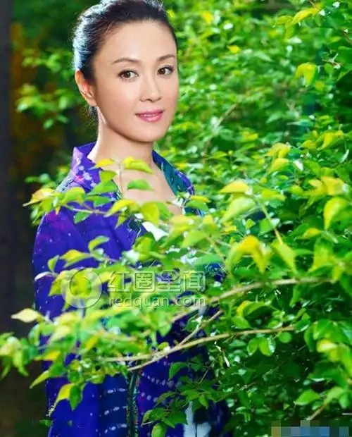 高度是北京舞蹈学院,也是傅艺伟的第二任老公,两人刚结婚恩爱有加