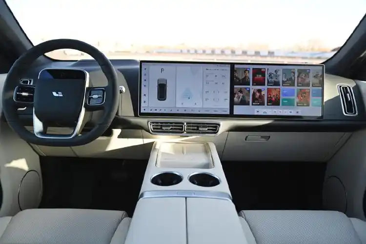 可贴心顾家,又可远行玩乐,试驾理想l7-新浪汽车