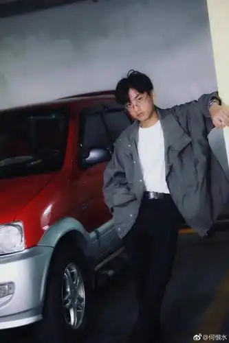 美妆江湖复古风回潮那些惊艳了时光的80年代港风穿搭