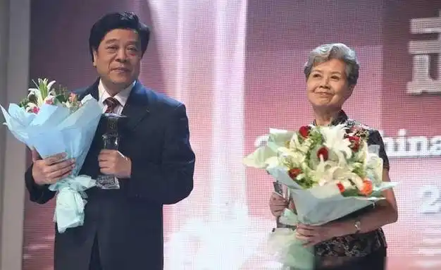 临终前5亿遗产托付倪萍不给妻儿留一分赵忠祥的做法堪称一绝