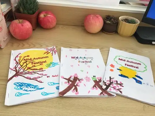 一本本精美的小书,都是孩子们用心制作哦