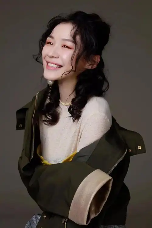 金靖:常规又非常规的女喜剧演员