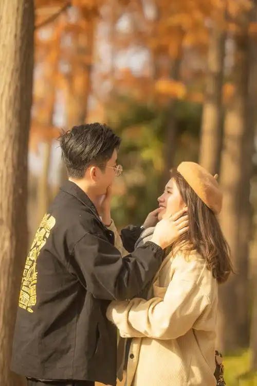 情侣写真温暖的阳光温柔了你