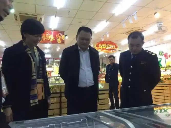 揭西县领导开展节前安全生产检查_黄书香