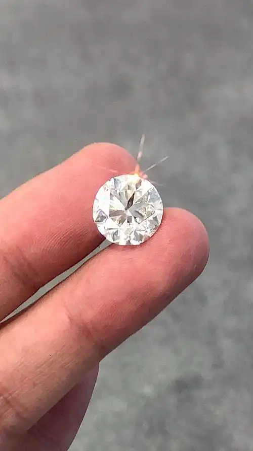 10克拉钻石鸽子蛋