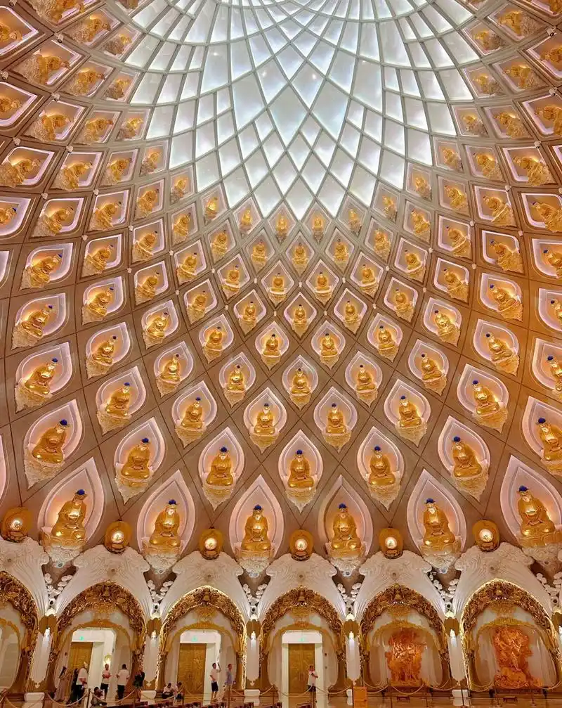 观音圣坛,门票9990/人,5.30关门.   平安顺遂0599