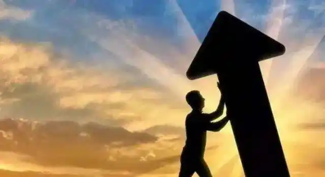 当你负债累累,一刻也坚持不下去时,从这4点开始,改变自己,你的生活会