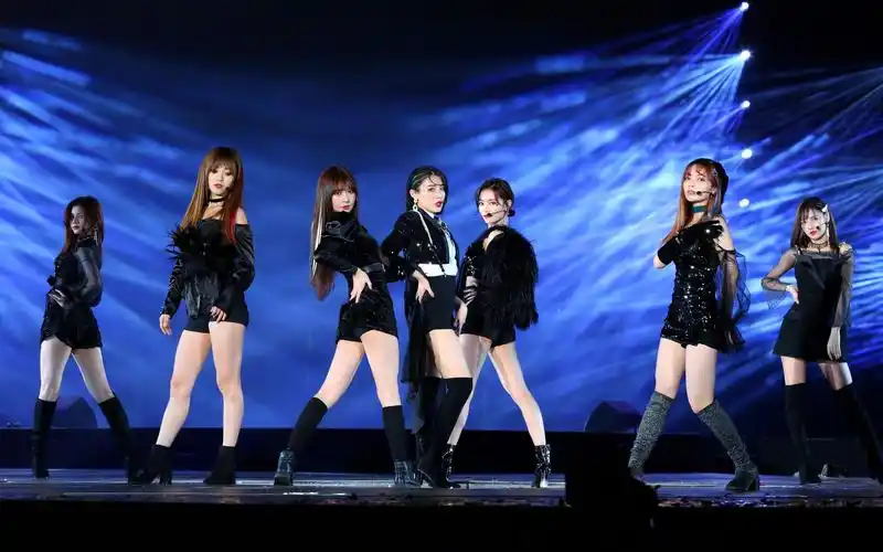 饭拍2019 b50 7senses 天鹅(swan)_哔哩哔哩 (゜-゜)つロ 干杯~-bili