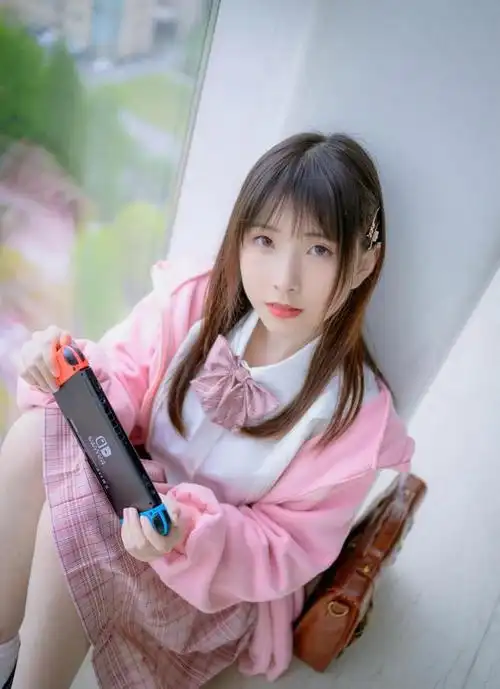 jk制服美少女:粉红色的少女时光,甜到心里的梦!