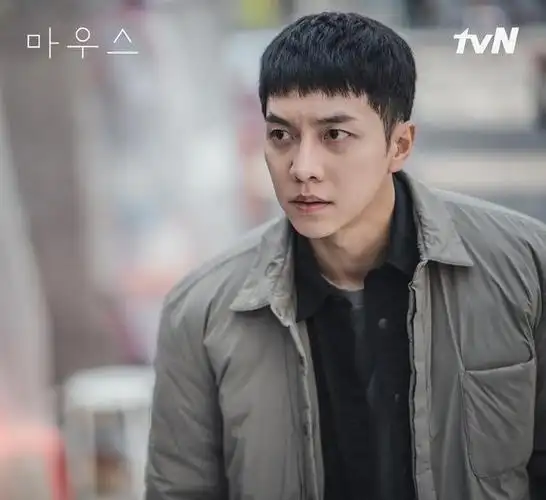 韩剧窥探剧情太烧脑李升基人设复杂但也有多个清晰的线索