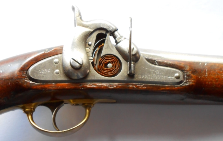 美国的第一杆后膛制式步枪,15mm口径的春田1865