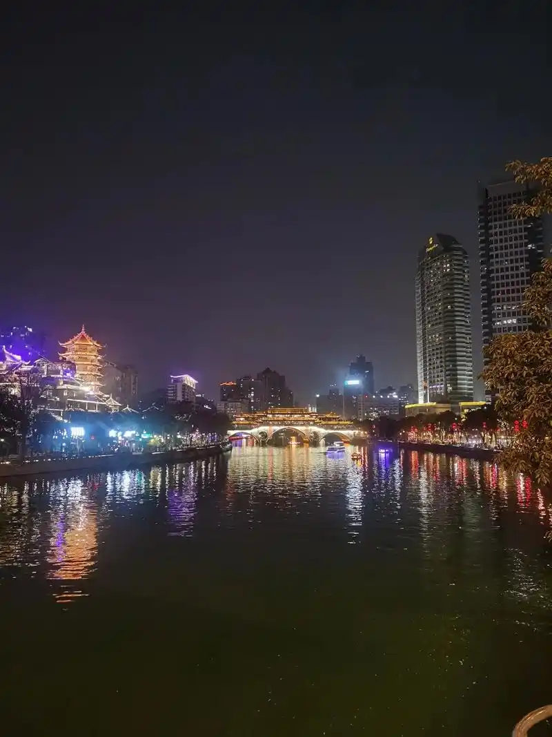 九眼桥酒吧一条街又开始热闹起来了～ - 抖音