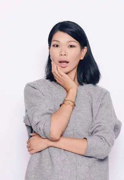 名模吕燕在时尚圈17年转型当设计师告诉人们美不光是看脸蛋