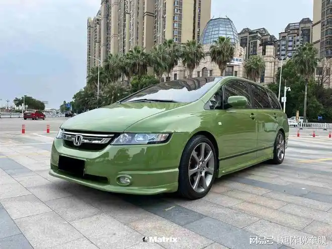 本田奥德赛matrix矩阵改色膜亮战斗绿浓烈的绿色与亮面结合