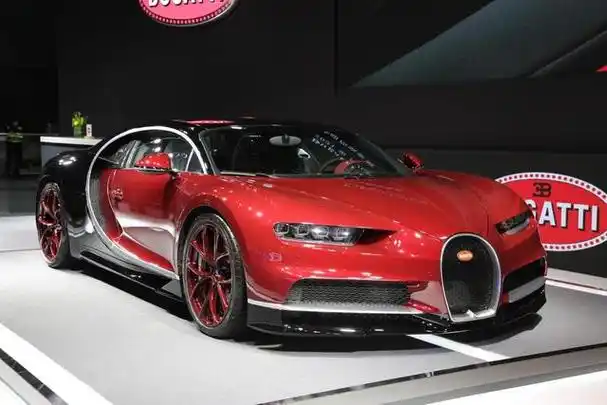 广州车展:燃油车的天花板,布加迪chiron内地首次公开亮相!