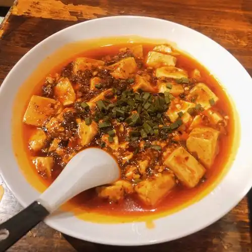 0元玩转这座城 说实话第一次吃到正宗四川菜,店里就算是工作日到了