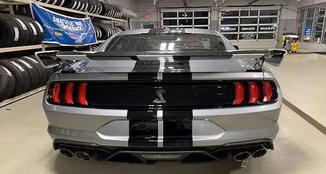 车标是眼镜蛇是什么车