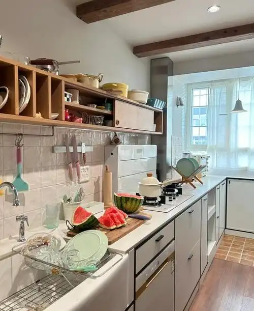 装修最大的鬼话,就是厨房一定要做吊柜!入住后,才知道有多鸡肋