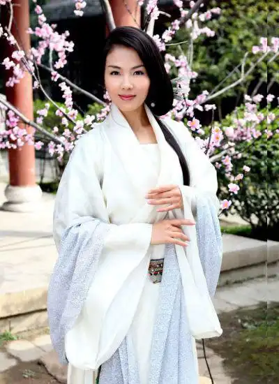 《倾世皇妃》两大女主角林心如,刘涛畅享护肤经