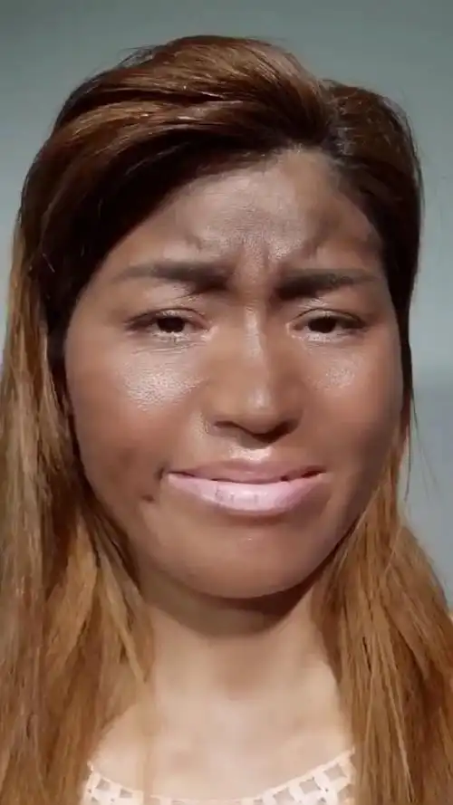 脱掉棉袄,一秒变美#丑女大妈化妆后,所有人惊呆了