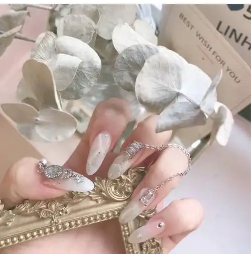 假指甲贴片成品长款_乳白穿戴甲可重复使用链条长款美甲成品网红爆款