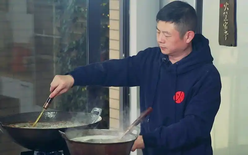 【火筵家常 炒火锅料】火哥的菜:火哥教你炒火锅料,正宗四川麻辣火锅