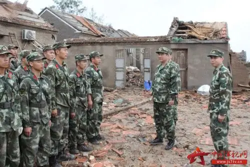 【前线救援直击】武警江苏省总队司令员吴启庆指导救援