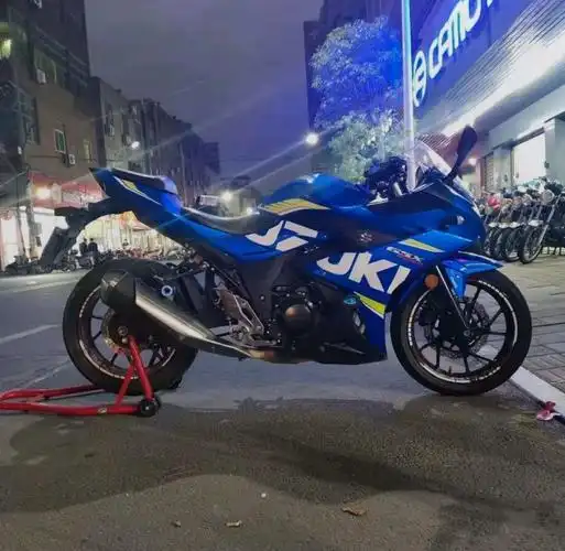 豪爵铃木gsx 保直率产品 男女都可以驾驭的一款跑车