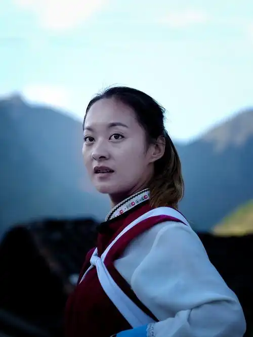 纳西少女