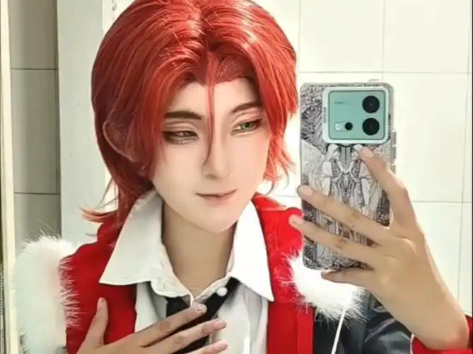 『逆卷礼人cos』standing in the mirror