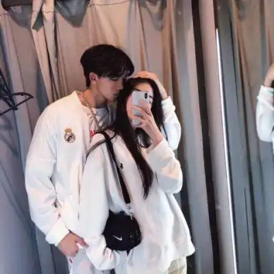 很深情一人一张好看情头合集 最新版简单高清的情侣头像_情侣头像_美