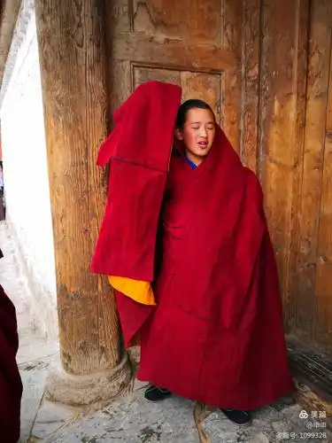 写美篇  拉卜楞寺是藏语"拉章"的变音,意思为活佛大师的府邸