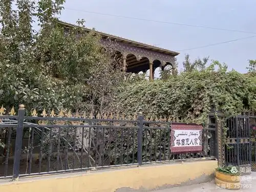 由内到外都具有少数民族的风格,部分建筑依然延续了塔吉克人喜欢用