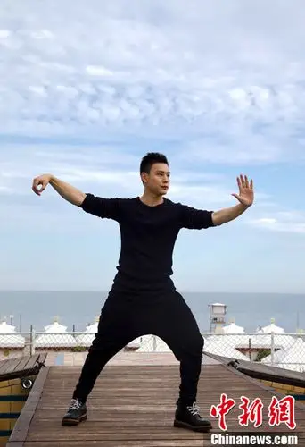 《太极》亮相威尼斯 袁晓超拍写耍太极