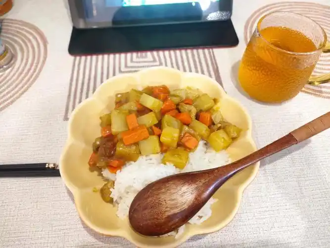 晚上吃什么咖喱猪肉饭