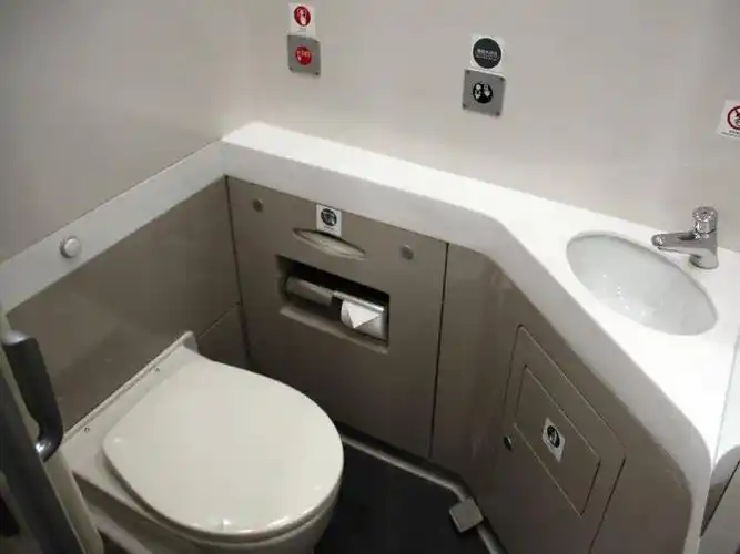 动车进站时能上厕所吗?3个知识点让你避免如厕尴尬