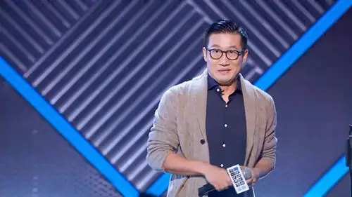 脱口秀大会rock笑称要和程璐组离婚男孩组合