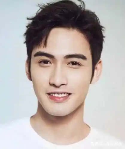 有卧蚕的男星谁最帅?胡歌第八,陈伟霆第二,他第一无可非议!