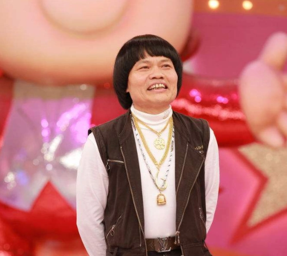 明星 正文 其实八两金只是他的艺名,他的真名叫叶竞生,不过却鲜有人知