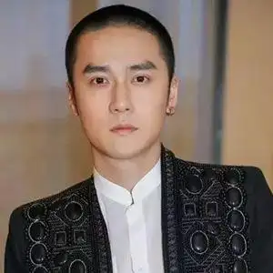 最酷的超短发寸头 夏天最百搭的男生寸头碎发