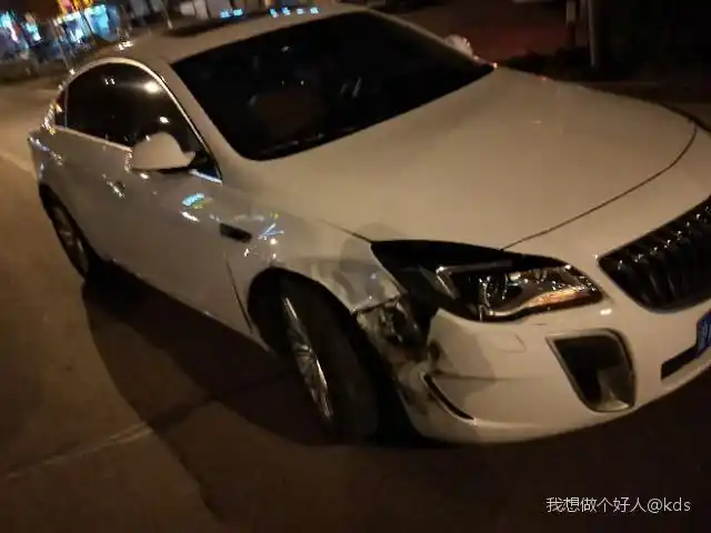 大晚上撞车了_kds宽带山