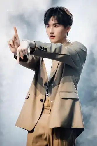 想整理一个周柯宇into1手势楼