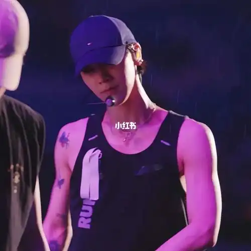 背肌,手臂纹身和血管,胸肌well~today is a good day#ten  #李永钦