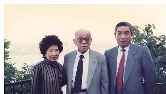 张学良重获自由后立即飞到纽约去见一位女人这个女人是啥身份