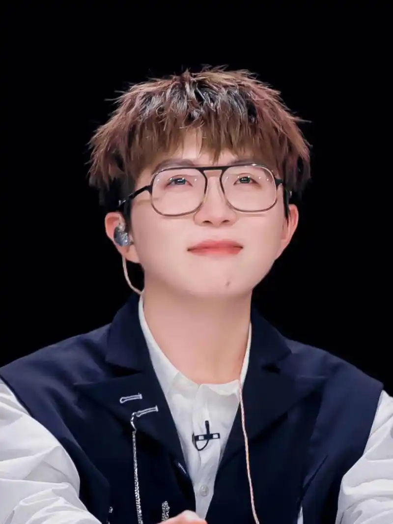 一张毛不易小时候的照片,一毛一样!