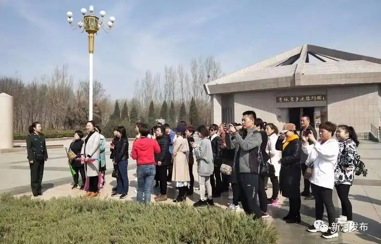 网络中国节61清明董振堂事迹陈列馆开展清明祭扫活动向董振堂将军