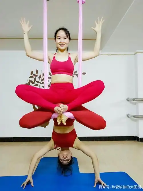 空中瑜伽双人玩法