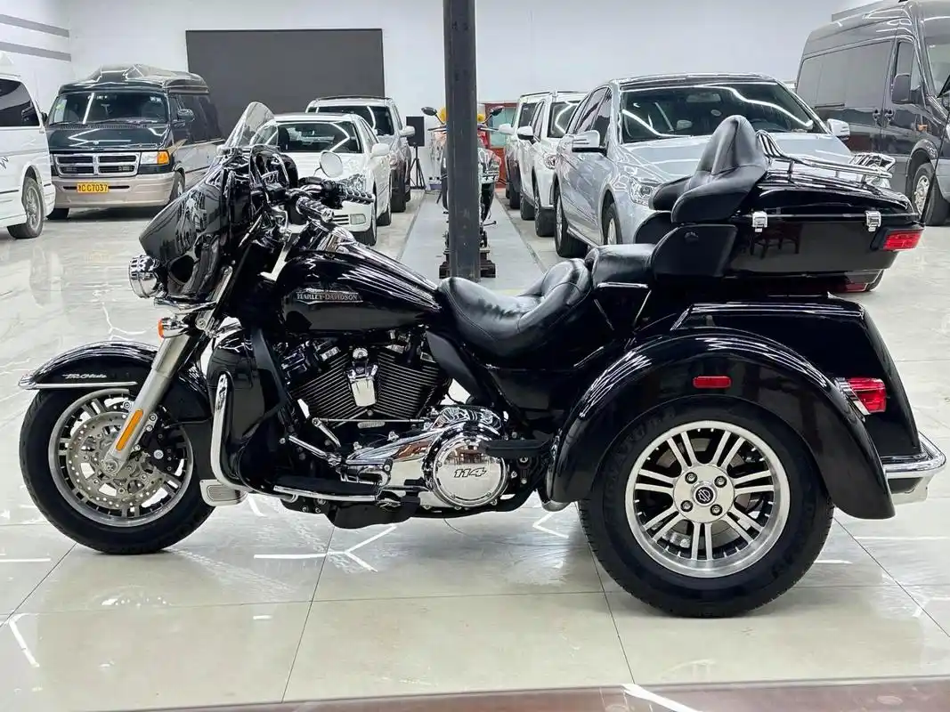 哈雷至尊正三轮 114立方 爱摩托爱生活 哈雷街拍