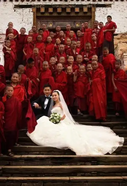 裴勇俊韩国奢华婚礼曝光又一位男神嫁出去了